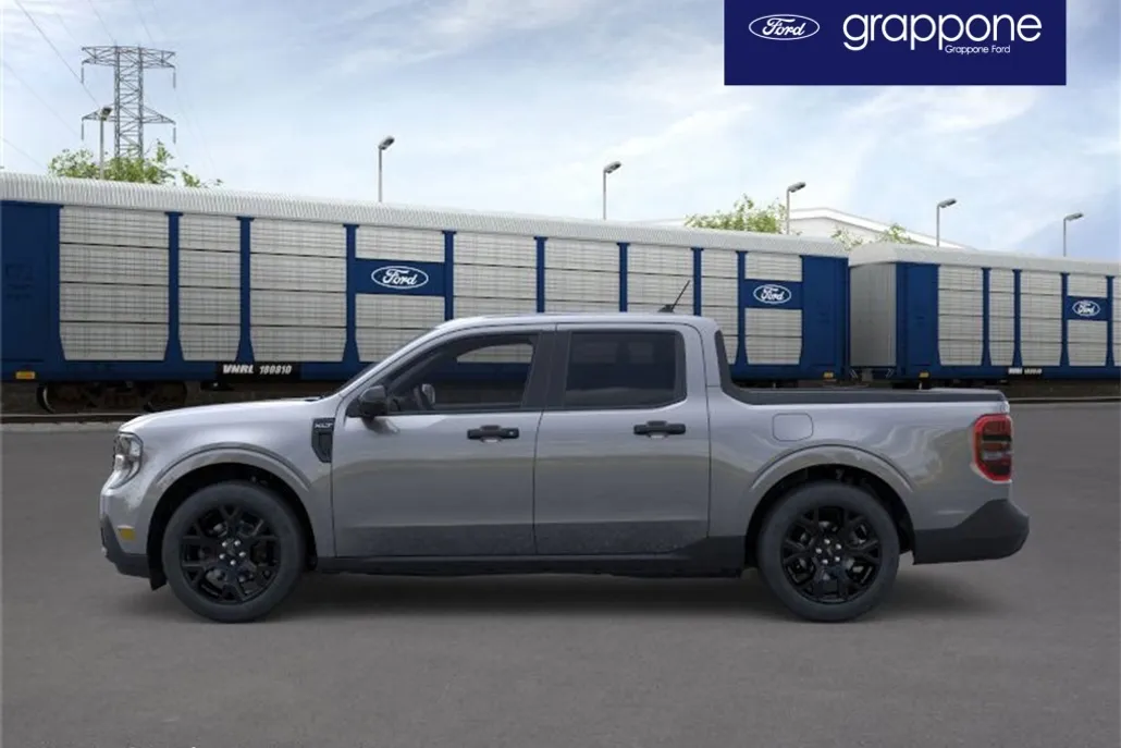 2025 Ford Maverick XLT photo 1