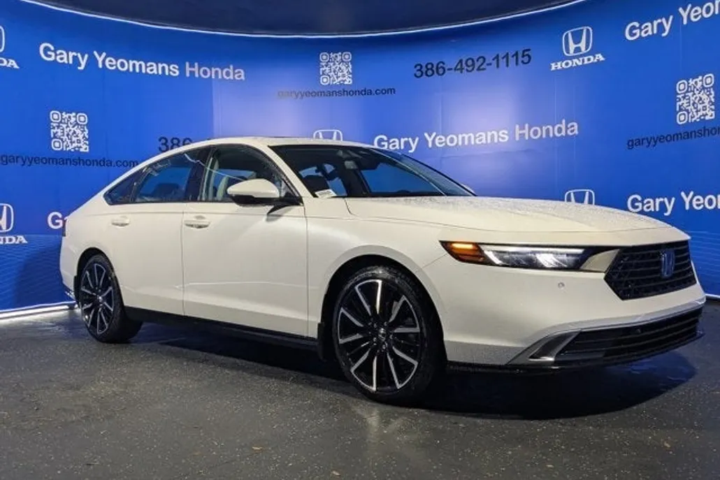 2025 Honda Accord Hybrid Touring photo 1