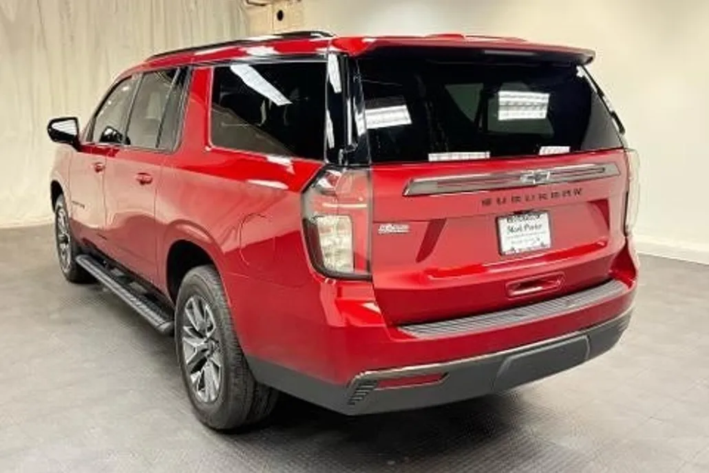 2021 Chevrolet Suburban Z71 photo 1