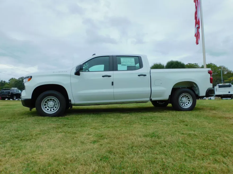 2026 Chevrolet Silverado 1500 photo 1