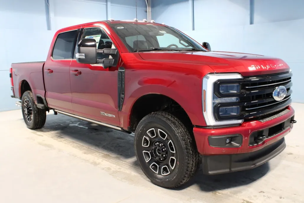 2025 Ford F-250 Platinum photo 1