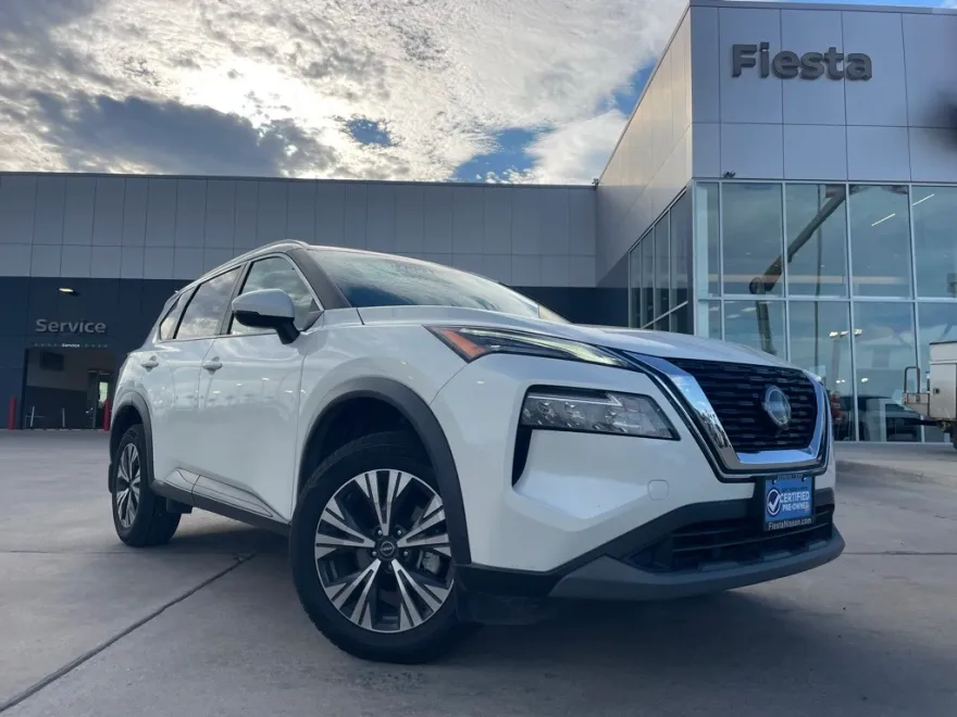 2022 Nissan Rogue SV photo 1