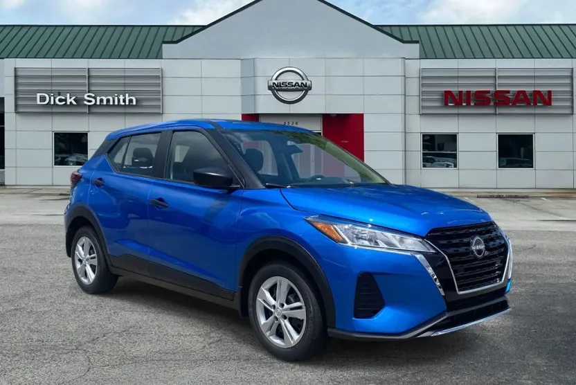 2025 Nissan Kicks Play S photo 1