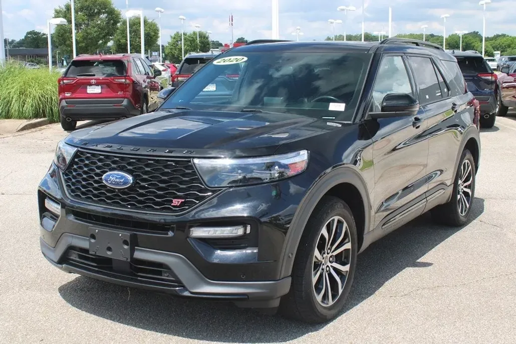 2020 Ford Explorer ST photo 1