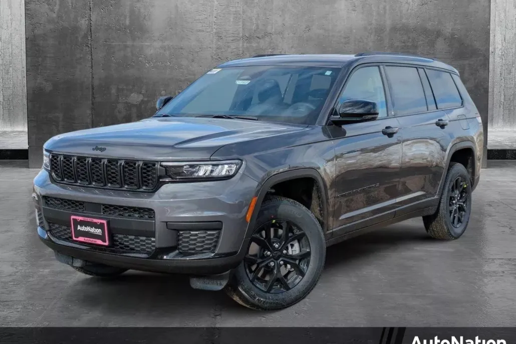 2025 Jeep Grand Cherokee Altitude photo 1