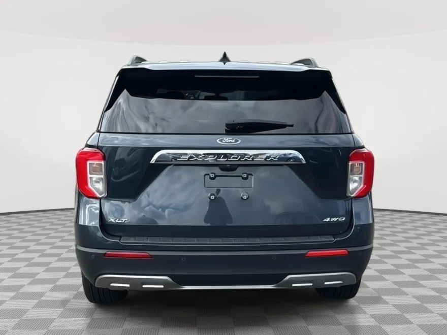 2022 Ford Explorer XLT photo 1