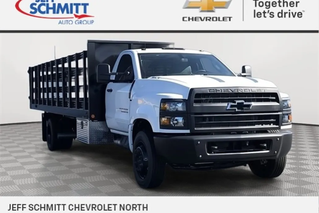 2024 Chevrolet Silverado 6500HD Work Truck photo 1