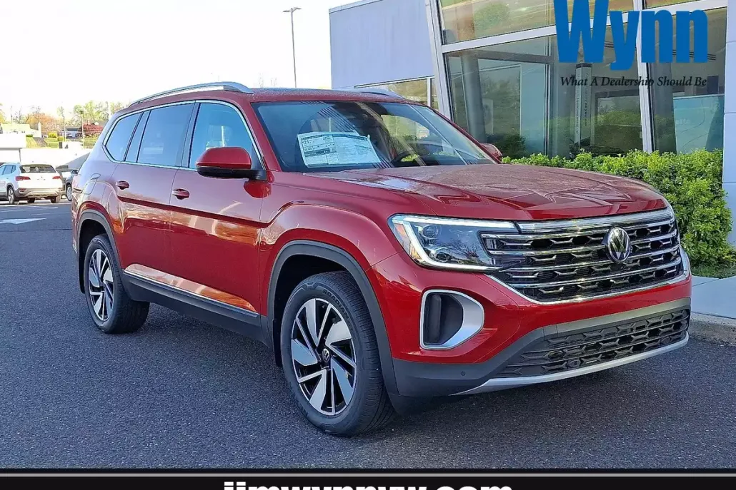 2025 Volkswagen Atlas SEL photo 1