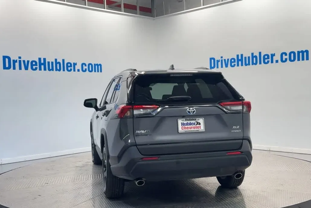 2023 Toyota RAV4 Hybrid XLE photo 1