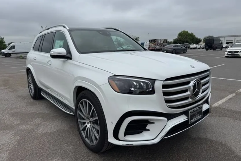 2025 Mercedes Benz GLS 580 4MATIC photo 1