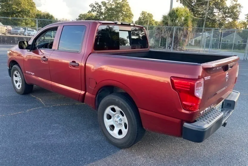 2017 Nissan Titan S photo 1