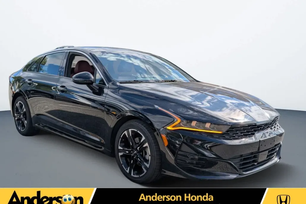 2023 Kia K5 GT-Line photo 1