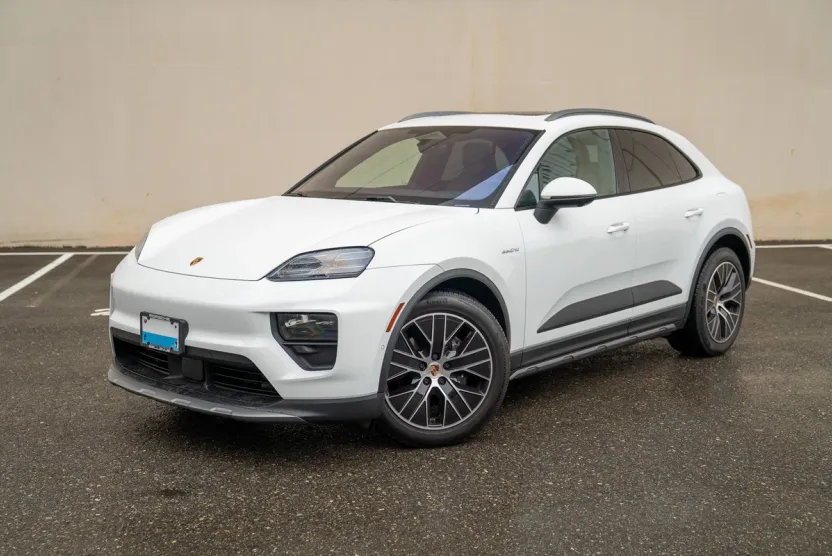 2025 Porsche Macan Electric photo 1