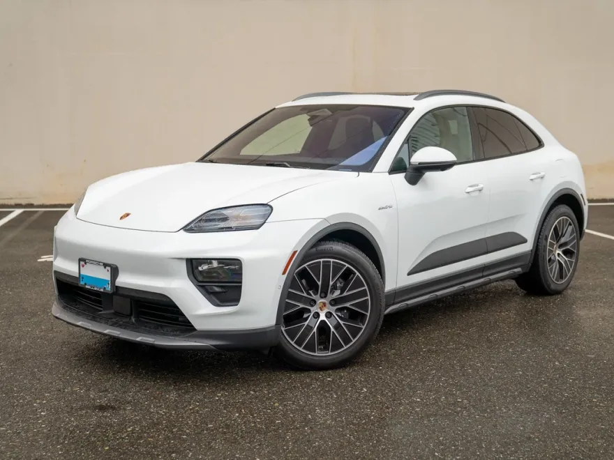 2025 Porsche Macan Electric photo 1