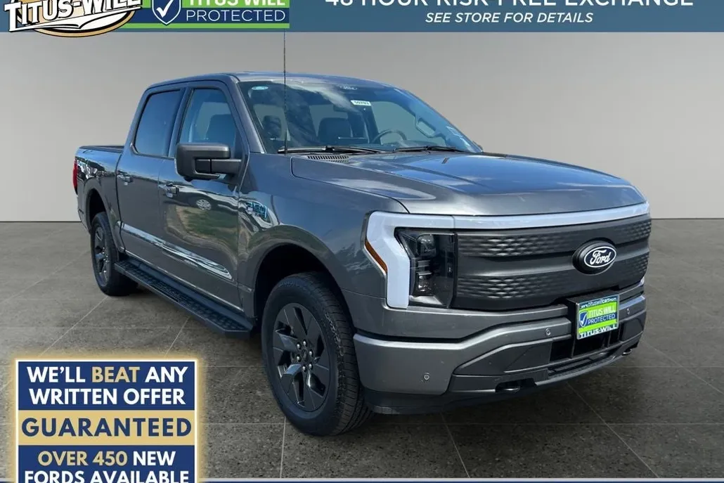2025 Ford F-150 Lightning photo 1