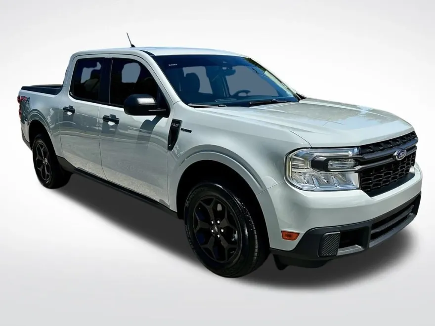 2023 Ford Maverick XLT photo 1