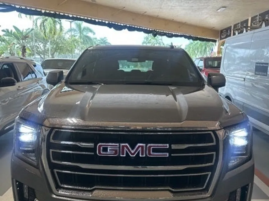 2021 Gmc Yukon SLT photo 1