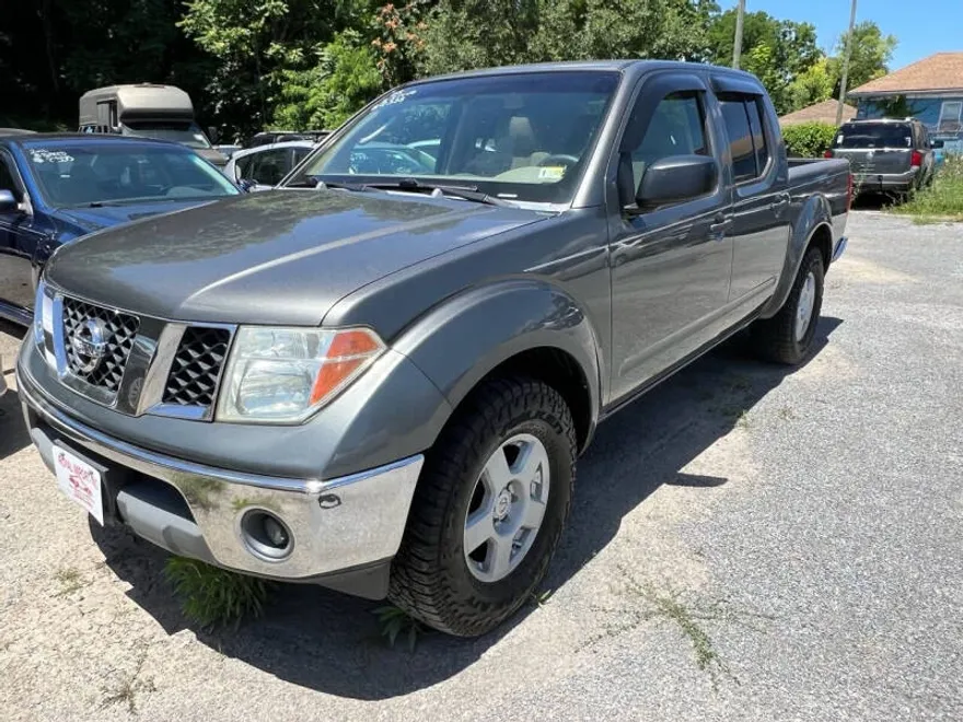 2005 Nissan Frontier SE photo 1