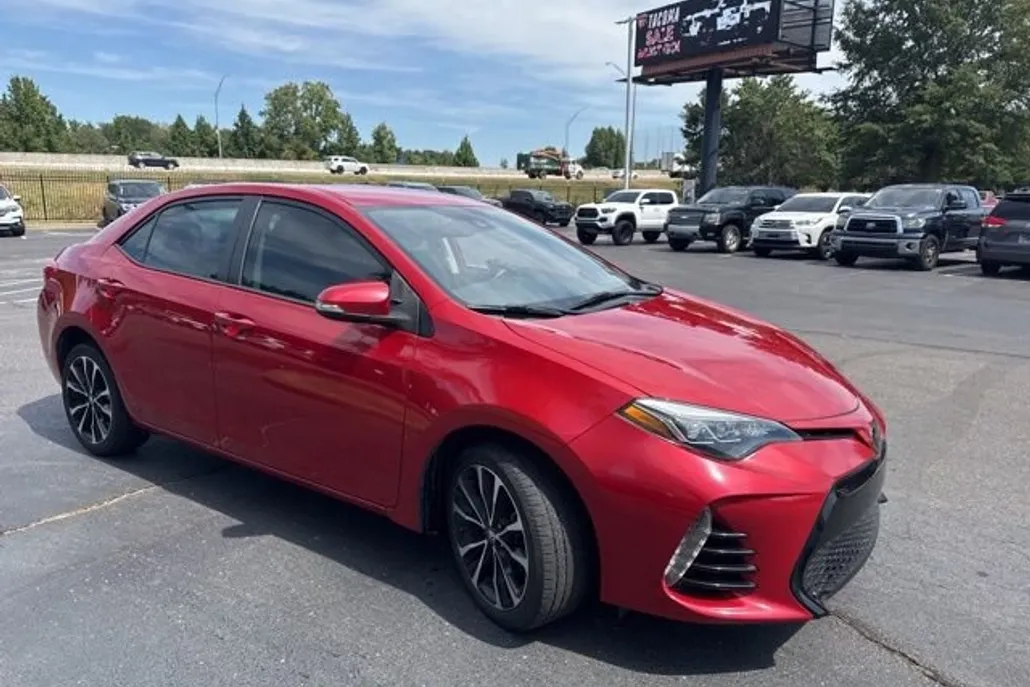 2018 Toyota Corolla L photo 1