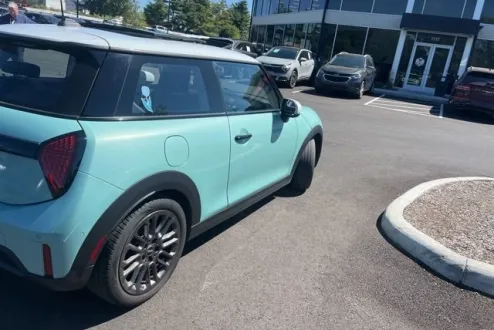 2025 Mini Cooper 2 Door Hardtop Signature photo 2