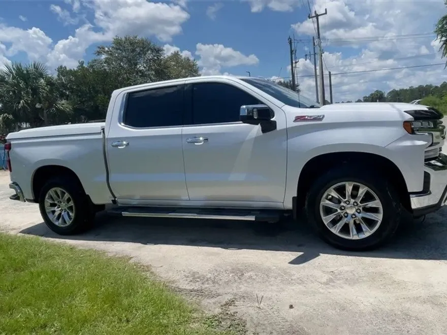 2021 Chevrolet Silverado 1500 LTZ photo 1