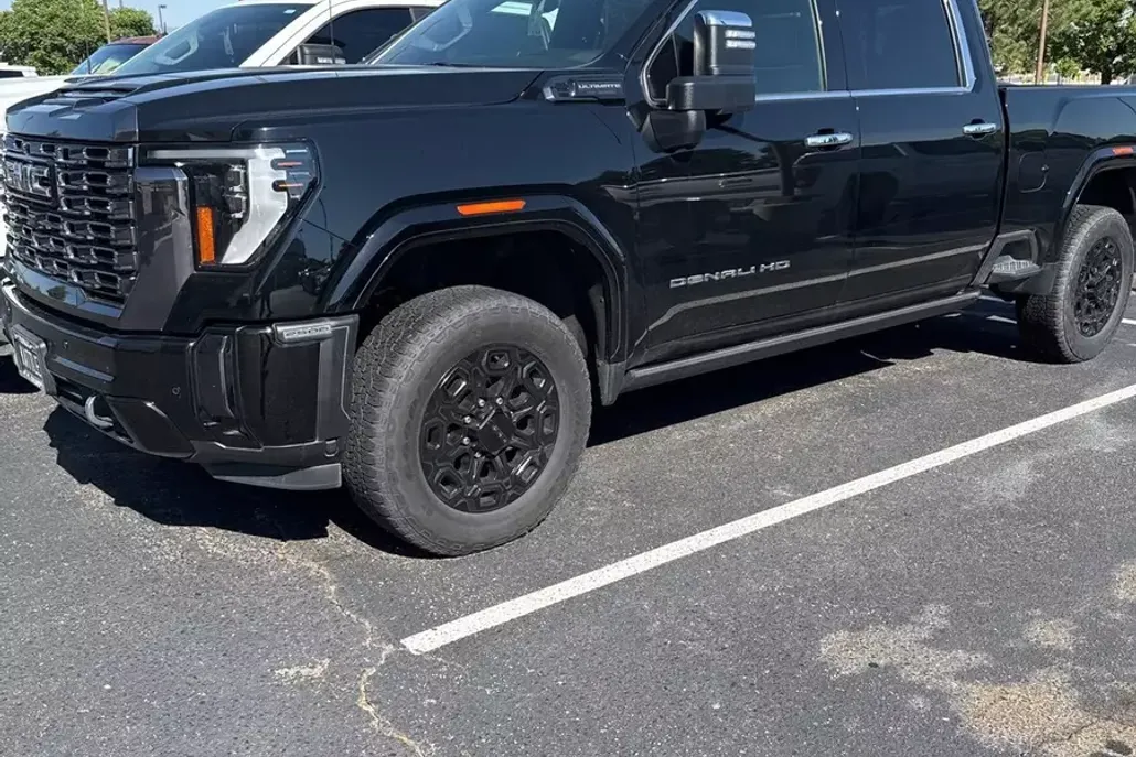 2024 Gmc Sierra 2500 HD Denali Ultimate photo 1
