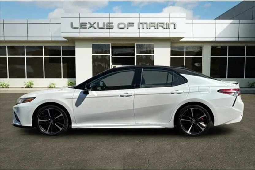 2019 Toyota Camry XSE photo 1
