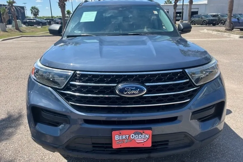 2021 Ford Explorer XLT photo 1