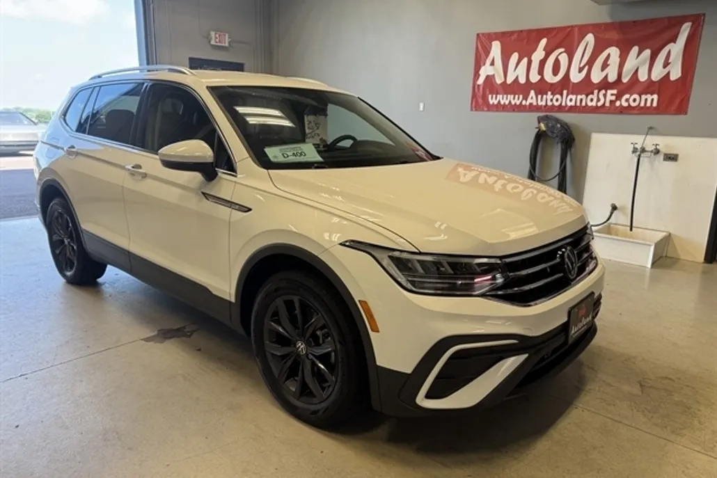 2024 Volkswagen Tiguan SE Wolfsburg Edition photo 1