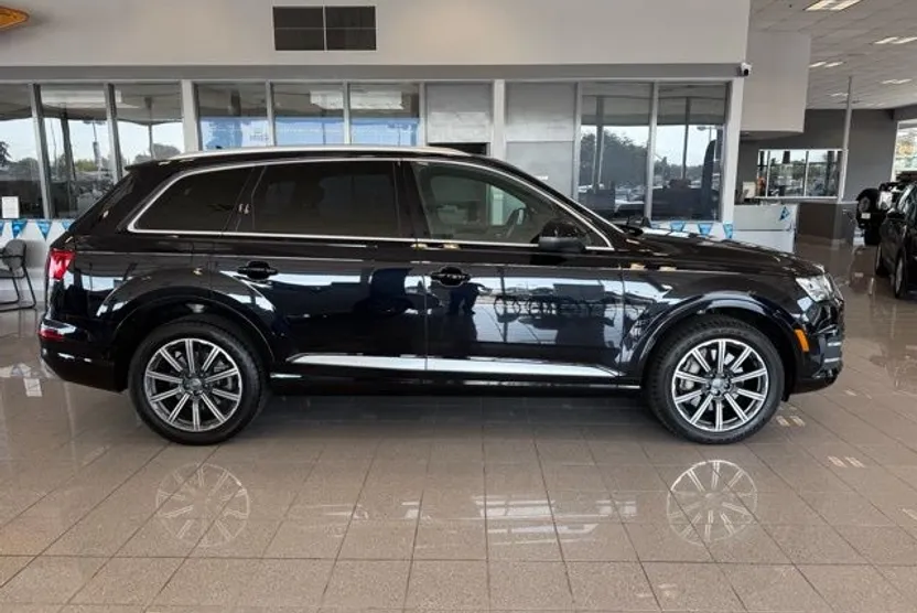 2017 Audi Q7 3.0T Premium Plus photo 1