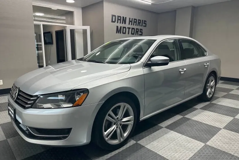 2014 Volkswagen Passat SE photo 1