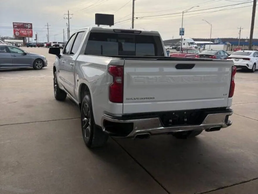 2021 Chevrolet Silverado 1500 LT photo 1