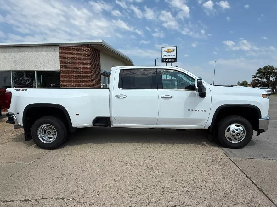 2021 Chevrolet Silverado 3500HD LTZ photo 1