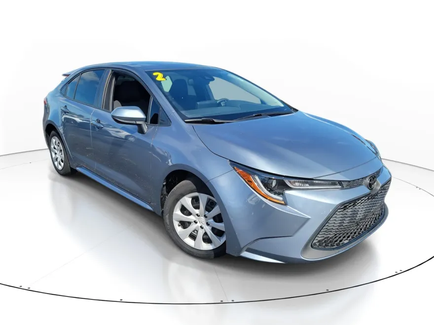 2022 Toyota Corolla LE photo 1