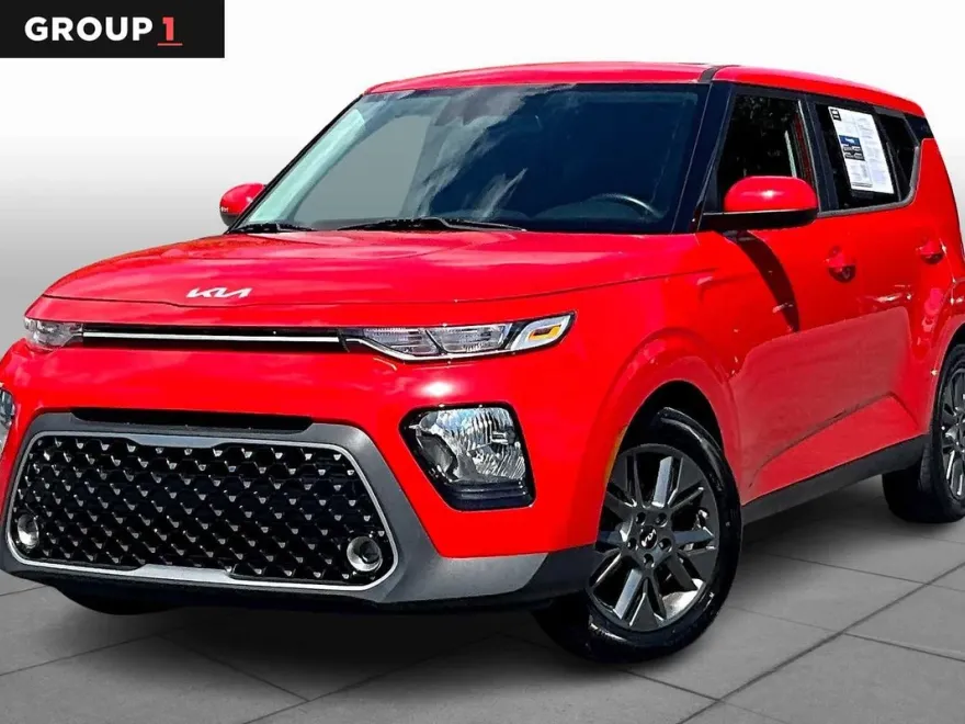 2022 Kia Soul EX photo 1