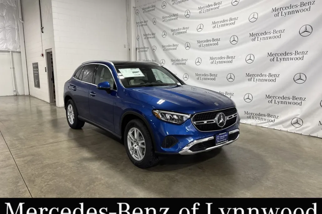 2025 Mercedes Benz GLC 300 4MATIC photo 1