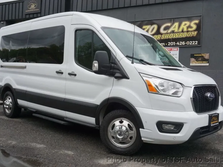 2022 Ford Transit Passenger XLT photo 1