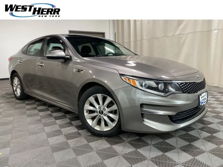 2016 Kia Optima EX photo 1