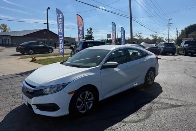 2017 Honda Civic LX photo 1