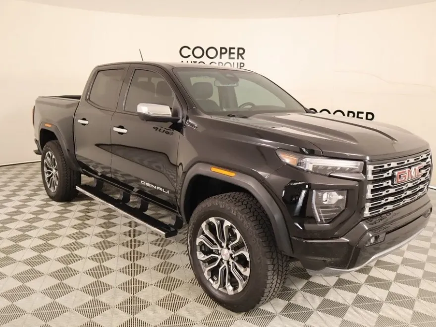 2024 Gmc Canyon Denali photo 1