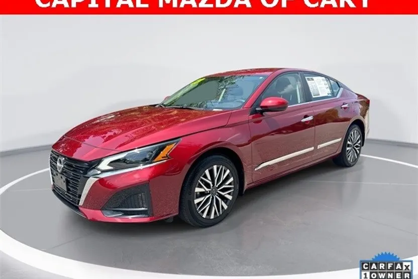 2023 Nissan Altima 2.5 SV photo 1