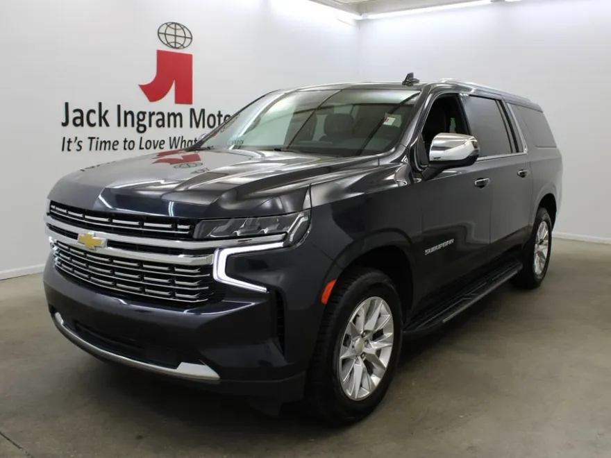 2023 Chevrolet Suburban Premier photo 1