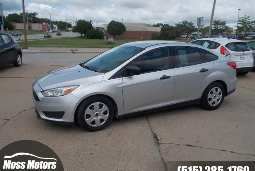 2018 Ford Focus S photo 1