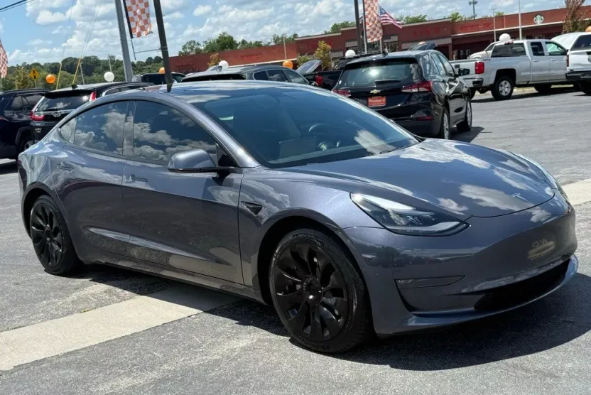 2021 Tesla Model 3 Long Range photo 1