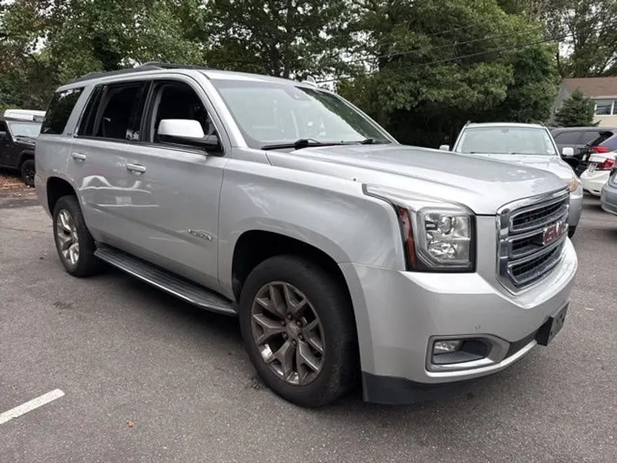 2017 Gmc Yukon SLE photo 1