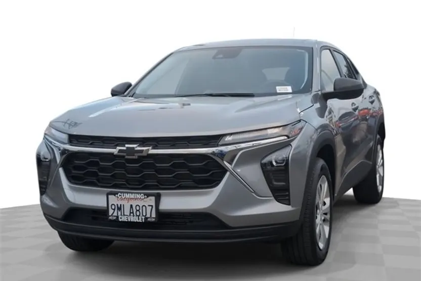 2024 Chevrolet Trax LS photo 1