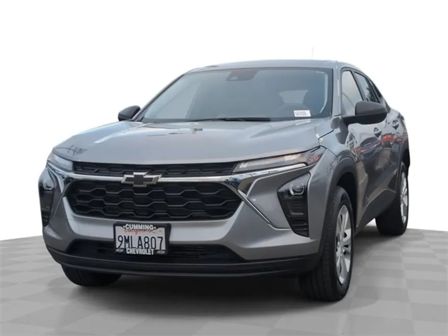 2024 Chevrolet Trax LS photo 1