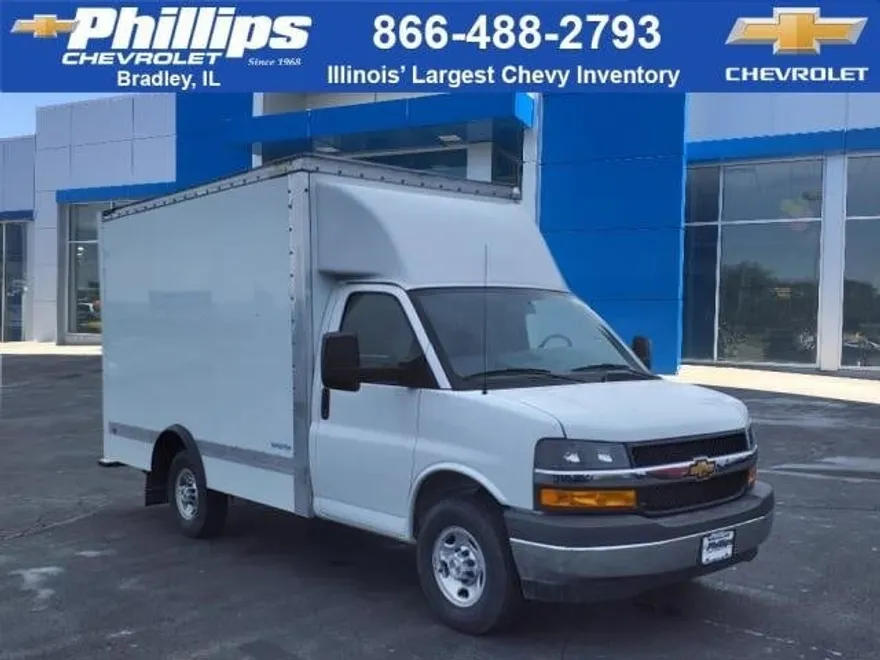 2024 Chevrolet Express 3500 Cutaway Van photo 1