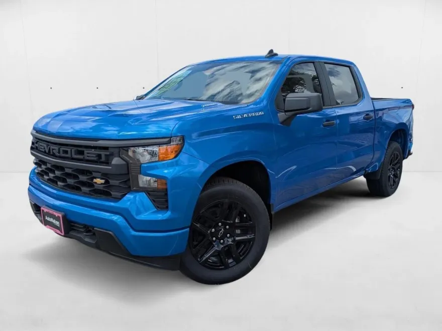 2025 Chevrolet Silverado 1500 Custom photo 1