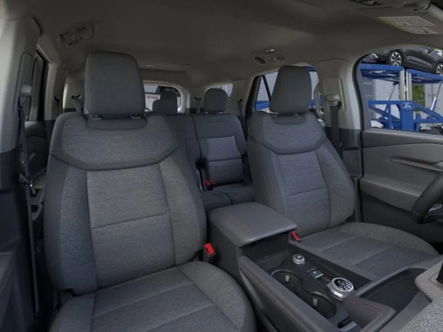 2025 Ford Explorer photo 1
